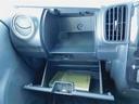 助手席側の収納スペース