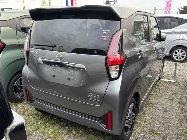 デイズ ハイウェイスター　Ｘ　バックカメラ　ナビ　クリアランスソナー　衝突被害軽減システム　オートライト　ＬＥＤヘッドランプ　スマートキー　アイドリングストップ　電動格納ミラー　ベンチシート　ＣＶＴ　盗難防止システム　ＡＢＳ（22枚目）