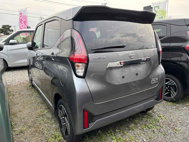 デイズ ハイウェイスター　Ｘ　バックカメラ　ナビ　クリアランスソナー　衝突被害軽減システム　オートライト　ＬＥＤヘッドランプ　スマートキー　アイドリングストップ　電動格納ミラー　ベンチシート　ＣＶＴ　盗難防止システム　ＡＢＳ（23枚目）