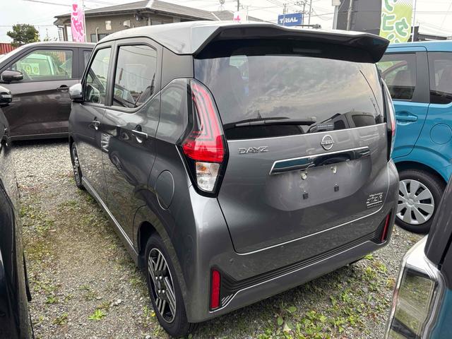 デイズ ハイウェイスター　Ｘ　バックカメラ　ナビ　クリアランスソナー　衝突被害軽減システム　オートライト　ＬＥＤヘッドランプ　スマートキー　アイドリングストップ　電動格納ミラー　ベンチシート　ＣＶＴ　盗難防止システム　ＡＢＳ（15枚目）