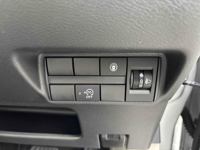 デイズ Ｘ　バックカメラ　クリアランスソナー　衝突被害軽減システム　オートライト　スマートキー　アイドリングストップ　電動格納ミラー　ベンチシート　ＣＶＴ　盗難防止システム　ＡＢＳ　ＥＳＣ　アルミホイール（9枚目）