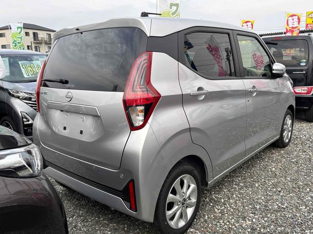 デイズ Ｘ　バックカメラ　クリアランスソナー　衝突被害軽減システム　オートライト　スマートキー　アイドリングストップ　電動格納ミラー　ベンチシート　ＣＶＴ　盗難防止システム　ＡＢＳ　ＥＳＣ　アルミホイール（22枚目）