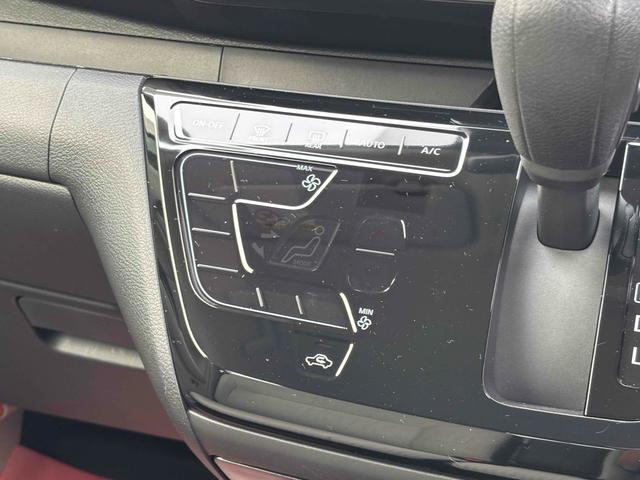 デイズ Ｘ　クリアランスソナー　衝突被害軽減システム　オートライト　スマートキー　アイドリングストップ　電動格納ミラー　ベンチシート　ＣＶＴ　盗難防止システム　ＡＢＳ　ＥＳＣ　アルミホイール　衝突安全ボディ（5枚目）