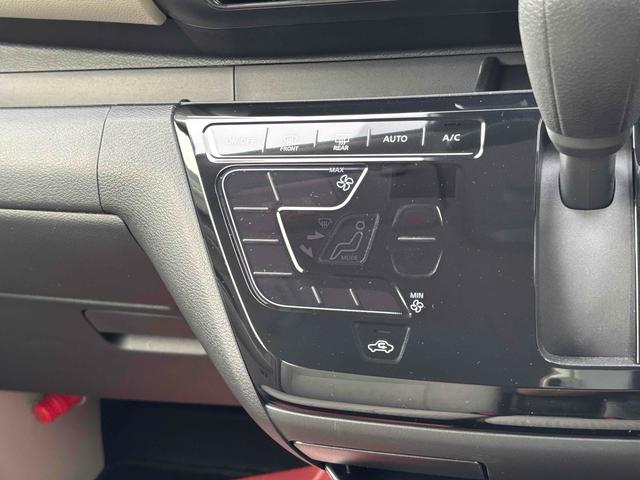 デイズ Ｘ　ドライブレコーダー　バックカメラ　クリアランスソナー　衝突被害軽減システム　オートライト　スマートキー　アイドリングストップ　電動格納ミラー　ベンチシート　ＣＶＴ　盗難防止システム　ＡＢＳ　ＥＳＣ（5枚目）