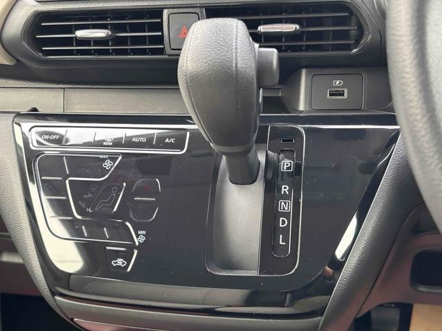 デイズ Ｘ　ドライブレコーダー　バックカメラ　クリアランスソナー　衝突被害軽減システム　オートライト　スマートキー　アイドリングストップ　電動格納ミラー　ベンチシート　ＣＶＴ　盗難防止システム　ＡＢＳ　ＥＳＣ（6枚目）