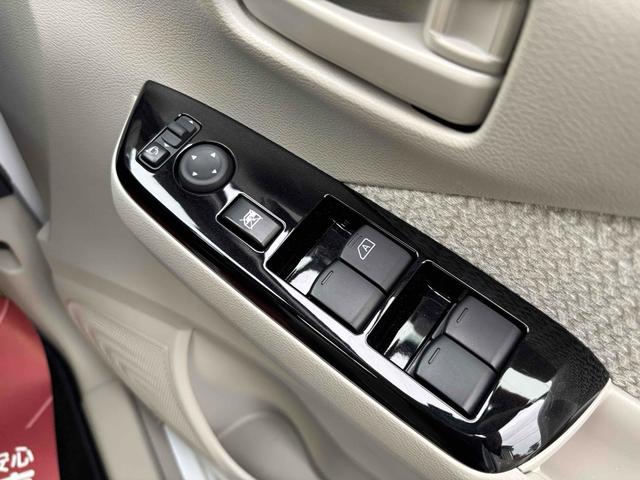 デイズ Ｘ　ドライブレコーダー　バックカメラ　クリアランスソナー　衝突被害軽減システム　オートライト　スマートキー　アイドリングストップ　電動格納ミラー　ベンチシート　ＣＶＴ　盗難防止システム　ＡＢＳ　ＥＳＣ（9枚目）