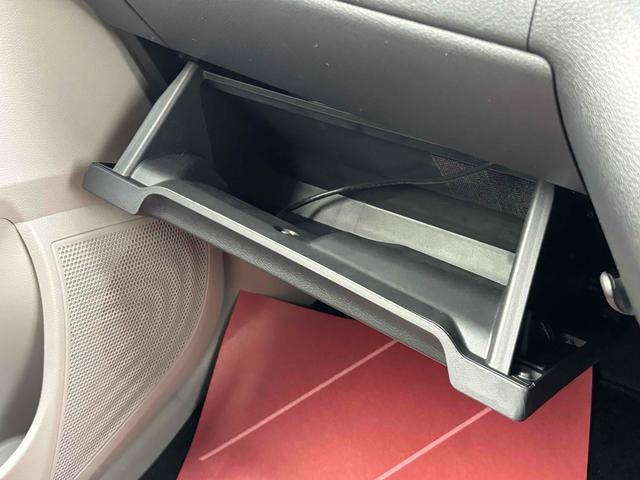 デイズ Ｘ　ドライブレコーダー　バックカメラ　クリアランスソナー　衝突被害軽減システム　オートライト　スマートキー　アイドリングストップ　電動格納ミラー　ベンチシート　ＣＶＴ　盗難防止システム　ＡＢＳ　ＥＳＣ（11枚目）