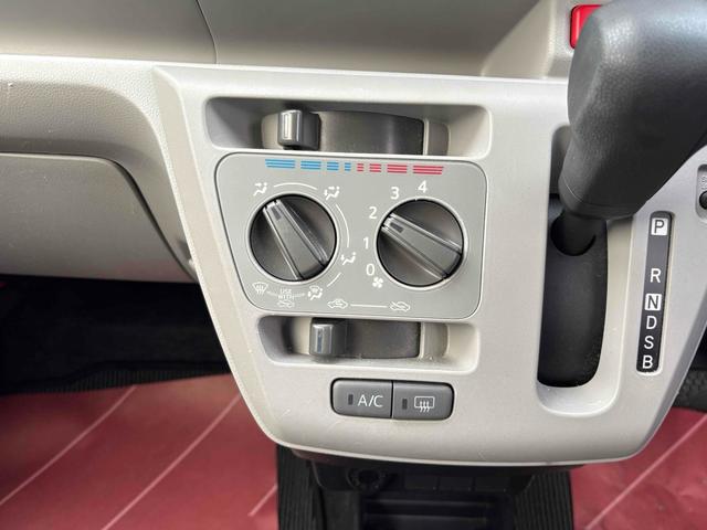 ミライース Ｘ　リミテッドＳＡＩＩＩ　クリアランスソナー　衝突被害軽減システム　オートマチックハイビーム　ＬＥＤヘッドランプ　キーレスエントリー　アイドリングストップ　電動格納ミラー　ＣＶＴ　盗難防止システム　ＡＢＳ　ＥＳＣ　ＣＤ（5枚目）