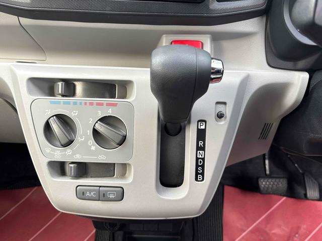 ミライース Ｘ　リミテッドＳＡＩＩＩ　クリアランスソナー　衝突被害軽減システム　オートマチックハイビーム　ＬＥＤヘッドランプ　キーレスエントリー　アイドリングストップ　電動格納ミラー　ＣＶＴ　盗難防止システム　ＡＢＳ　ＥＳＣ　ＣＤ（6枚目）