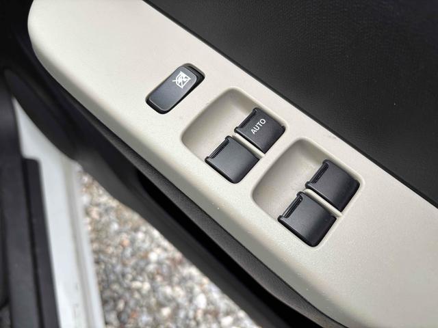 アルト Ｌ　クリアランスソナー　レーンアシスト　衝突被害軽減システム　オートライト　キーレスエントリー　アイドリングストップ　シートヒーター　ＣＶＴ　盗難防止システム　ＡＢＳ　ＥＳＣ　ＣＤ（7枚目）