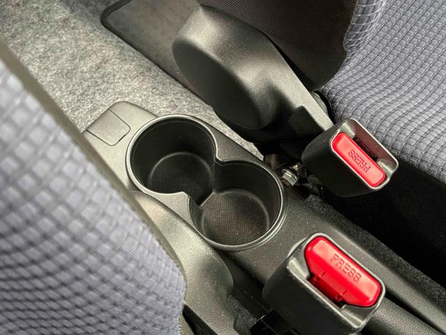 アルト Ｌ　クリアランスソナー　レーンアシスト　衝突被害軽減システム　オートライト　キーレスエントリー　アイドリングストップ　シートヒーター　ＣＶＴ　盗難防止システム　ＡＢＳ　ＥＳＣ　ＣＤ（9枚目）