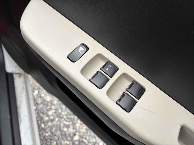 アルト Ｌ　クリアランスソナー　レーンアシスト　衝突被害軽減システム　オートライト　キーレスエントリー　アイドリングストップ　ＣＶＴ　盗難防止システム　ＡＢＳ　ＥＳＣ　ＣＤ　ミュージックプレイヤー接続可（7枚目）