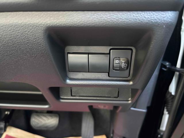 スペーシア ハイブリッドＧ　届け出済み未使用車　両側スライドドア　クリアランスソナー　衝突被害軽減システム　オートライト　ＬＥＤヘッドランプ　スマートキー　アイドリングストップ　電動格納ミラー　ベンチシート　ＣＶＴ（4枚目）