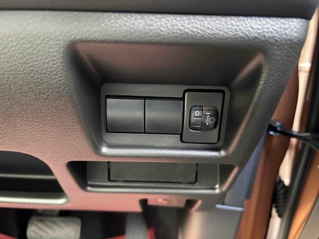 スペーシア ハイブリッドＸ　届け出済み未使用車　両側電動スライドドア　クリアランスソナー　衝突被害軽減システム　オートライト　ＬＥＤヘッドランプ　スマートキー　アイドリングストップ　電動格納ミラー　シートヒーター　ベンチシート（41枚目）