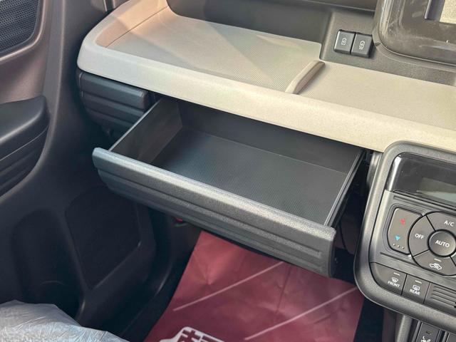 スペーシア ハイブリッドＸ　届け出済み未使用車　両側電動スライドドア　クリアランスソナー　衝突被害軽減システム　オートライト　ＬＥＤヘッドランプ　スマートキー　アイドリングストップ　電動格納ミラー　シートヒーター　ベンチシート（8枚目）