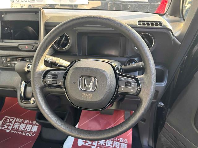 Ｎ－ＢＯＸカスタム ベースグレード　届け出済み未使用車　バックカメラ　両側電動スライドドア　クリアランスソナー　オートクルーズコントロール　レーンアシスト　衝突被害軽減システム　オートライト　ＬＥＤヘッドランプ　スマートキー（3枚目）