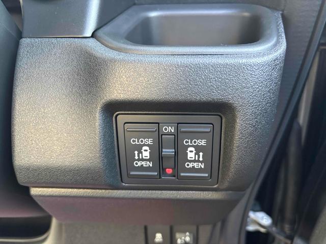 Ｎ－ＢＯＸカスタム ベースグレード　届け出済み未使用車　バックカメラ　両側電動スライドドア　クリアランスソナー　オートクルーズコントロール　レーンアシスト　衝突被害軽減システム　オートライト　ＬＥＤヘッドランプ　スマートキー（5枚目）