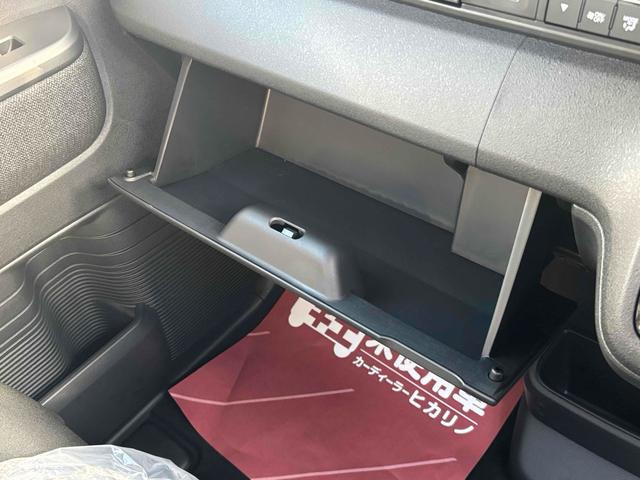 Ｎ－ＢＯＸカスタム ベースグレード　届け出済み未使用車　バックカメラ　両側電動スライドドア　クリアランスソナー　オートクルーズコントロール　レーンアシスト　衝突被害軽減システム　オートライト　ＬＥＤヘッドランプ　スマートキー（9枚目）