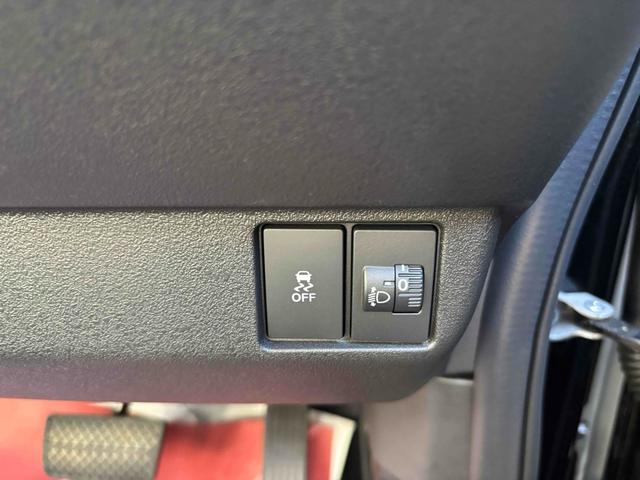 Ｎ－ＢＯＸカスタム ベースグレード　届け出済み未使用車　バックカメラ　両側電動スライドドア　クリアランスソナー　オートクルーズコントロール　レーンアシスト　衝突被害軽減システム　オートライト　ＬＥＤヘッドランプ　スマートキー（32枚目）