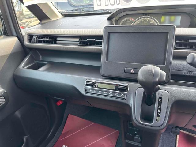 ワゴンＲ ＦＸ　クリアランスソナー　レーンアシスト　衝突被害軽減システム　オートライト　スマートキー　電動格納ミラー　シートヒーター　ベンチシート　ＣＶＴ　盗難防止システム　ＡＢＳ　ＥＳＣ　衝突安全ボディ　エアコン（4枚目）