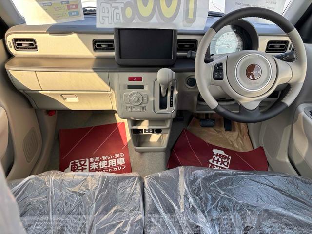 アルトラパンＬＣ ハイブリッドＬ　届け出済み未使用車　クリアランスソナー　レーンアシスト　衝突被害軽減システム　オートライト　ＬＥＤヘッドランプ　スマートキー　アイドリングストップ　電動格納ミラー　シートヒーター　ベンチシート　ＣＶＴ（2枚目）