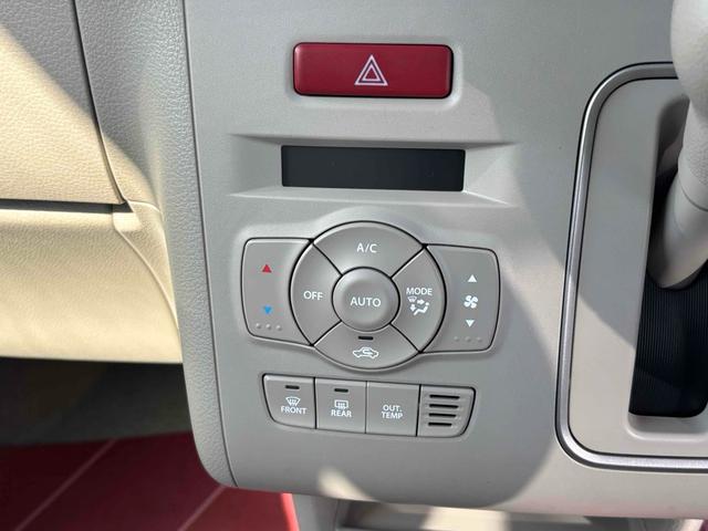 アルトラパンＬＣ ハイブリッドＬ　届け出済み未使用車　クリアランスソナー　レーンアシスト　衝突被害軽減システム　オートライト　ＬＥＤヘッドランプ　スマートキー　アイドリングストップ　電動格納ミラー　シートヒーター　ベンチシート　ＣＶＴ（4枚目）