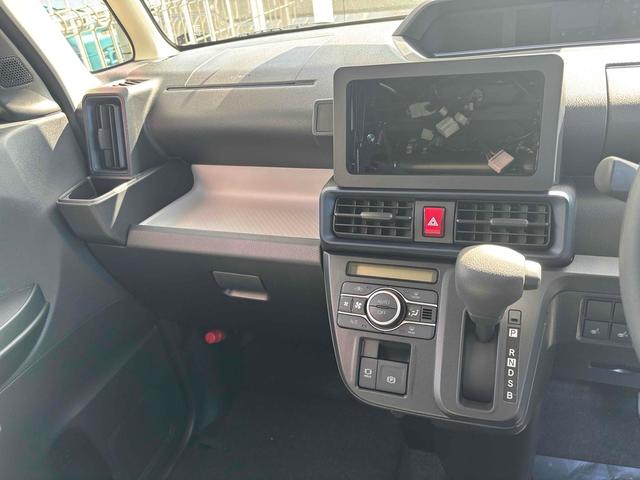 タント Ｘ　届け出済み未使用車　両側スライド・片側電動　クリアランスソナー　衝突被害軽減システム　オートライト　ＬＥＤヘッドランプ　スマートキー　アイドリングストップ　電動格納ミラー　シートヒーター　ベンチシート（4枚目）