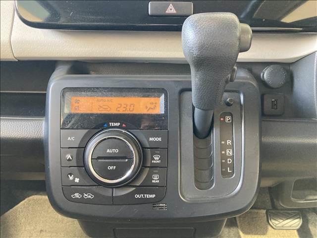 モコ Ｘ　禁煙車　純正タッチパネルＣＤコンポ　バックカメラ　ＡＢＳ　Ｗエアバック　アドリングストップ　衝突安全ボディ　盗難防止装置　オートエアコン　社外ＬＥＤヘッドライト　純正アルミホイール　スマートキー（7枚目）