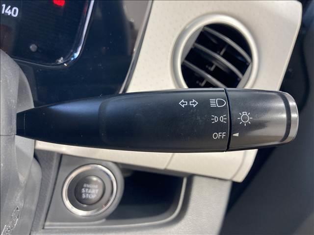 モコ Ｘ　禁煙車　純正タッチパネルＣＤコンポ　バックカメラ　ＡＢＳ　Ｗエアバック　アドリングストップ　衝突安全ボディ　盗難防止装置　オートエアコン　社外ＬＥＤヘッドライト　純正アルミホイール　スマートキー（9枚目）