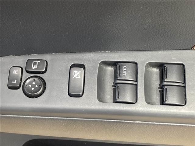 モコ Ｘ　禁煙車　純正タッチパネルＣＤコンポ　バックカメラ　ＡＢＳ　Ｗエアバック　アドリングストップ　衝突安全ボディ　盗難防止装置　オートエアコン　社外ＬＥＤヘッドライト　純正アルミホイール　スマートキー（21枚目）