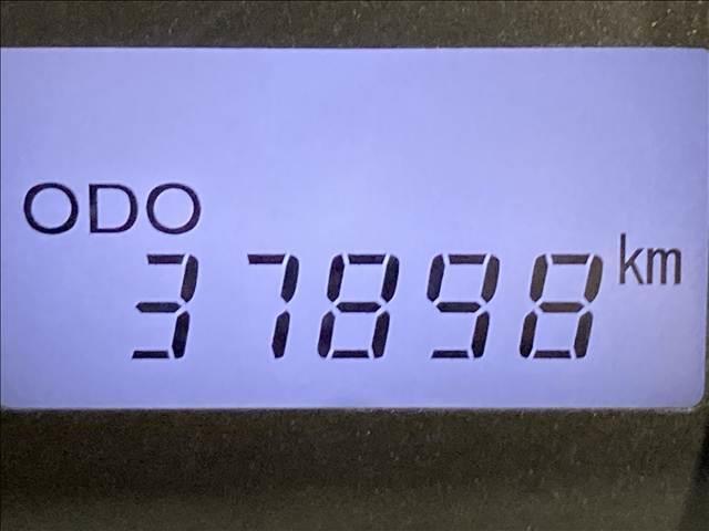 ムーヴコンテ カスタム　Ｘ　禁煙車　パワステ　パワーウインド　オートエアコン　ＡＢＳ　Ｗエアバック　アイドリングストップ　衝突安全ボディ　盗難防止装置　ＨＩＤヘッドライト　ベンチシート　スマートキー（4枚目）