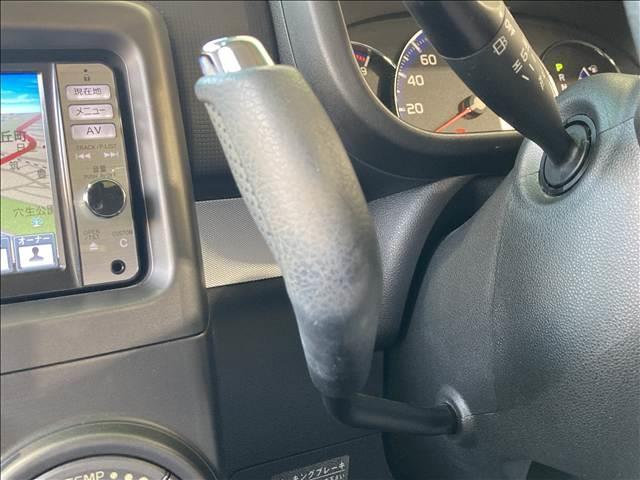 ムーヴコンテ カスタム　Ｘ　禁煙車　パワステ　パワーウインド　オートエアコン　ＡＢＳ　Ｗエアバック　アイドリングストップ　衝突安全ボディ　盗難防止装置　ＨＩＤヘッドライト　ベンチシート　スマートキー（6枚目）