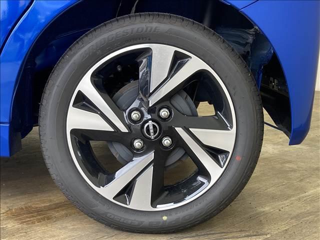 ルークス ハイウェイスター　Ｇターボプロパイロットエディション　登録届出済み未使用車　衝突軽減ブレーキ　横滑り防止装置　車線逸脱防止装置　踏み間違い防止装置　プロパイロット　クリアランスソナー　両側電動スライドドア　純正アルミホイール　ＬＥＤヘッドライト（17枚目）