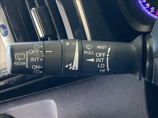 Ｎ－ＯＮＥ プレミアム　ＳＳパッケージ　禁煙車　ナビ　ワンセグ　ＤＶＤ　Ｂｌｕｅｔｏｏｔｈ対応　バックカメラ　ＥＴＣ　衝突軽減ブレーキ　横滑り防止装置　衝突安全ボディ　純正アルミホイール　ＨＩＤヘッドライト　前席シートヒーター　スマートキー（13枚目）