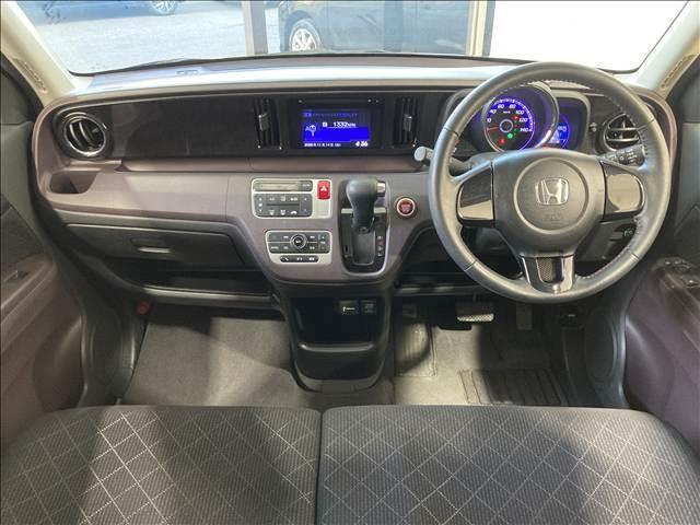 Ｎ－ＯＮＥ プレミアム・Ｌパッケージ　禁煙車　純正ディスプレイオーディオ　ＣＤ再生　Ｂｌｕｅｔｏｏｔｈ対応　バックカメラ　ＡＢＳ　横滑り防止装置　衝突安全ボディ　　アイドリングストップ　純正アルミホイール　ＨＩＤヘッドライト　スマートキー（2枚目）