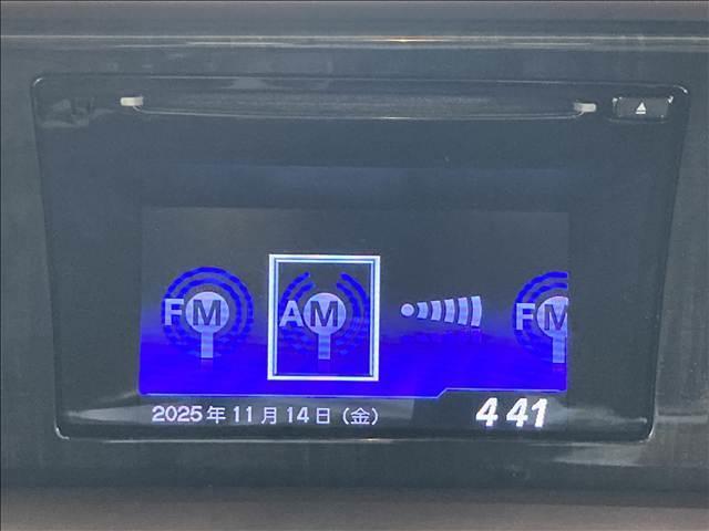 Ｎ－ＯＮＥ プレミアム・Ｌパッケージ　禁煙車　純正ディスプレイオーディオ　ＣＤ再生　Ｂｌｕｅｔｏｏｔｈ対応　バックカメラ　ＡＢＳ　横滑り防止装置　衝突安全ボディ　　アイドリングストップ　純正アルミホイール　ＨＩＤヘッドライト　スマートキー（5枚目）