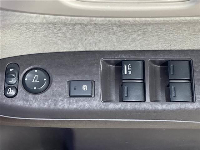 軽自動車３９．８万円専門店の軽スマイルは地域最大級、オールメーカーを取扱い、常時３００台以上の在庫を展示しています。