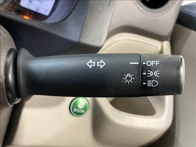 N-WGN G 禁煙車 CDプレーヤー ETC スリップ防止 スマートキー 電動格納ドアミラー プッシュスタート 盗難防止装置 パワステ パワーウィンドウ エアバック ベンチシート レベライザー アイドリングストップ(8枚目)