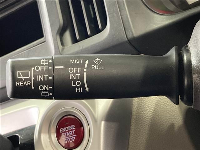 N-WGN G 禁煙車 CDプレーヤー ETC スリップ防止 スマートキー 電動格納ドアミラー プッシュスタート 盗難防止装置 パワステ パワーウィンドウ エアバック ベンチシート レベライザー アイドリングストップ(9枚目)