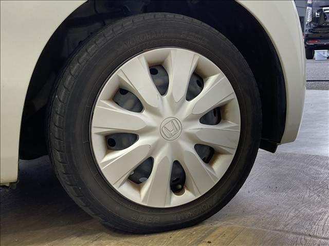 N-WGN G 禁煙車 CDプレーヤー ETC スリップ防止 スマートキー 電動格納ドアミラー プッシュスタート 盗難防止装置 パワステ パワーウィンドウ エアバック ベンチシート レベライザー アイドリングストップ(15枚目)