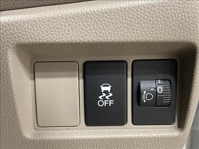 N-WGN G 禁煙車 CDプレーヤー ETC スリップ防止 スマートキー 電動格納ドアミラー プッシュスタート 盗難防止装置 パワステ パワーウィンドウ エアバック ベンチシート レベライザー アイドリングストップ(23枚目)