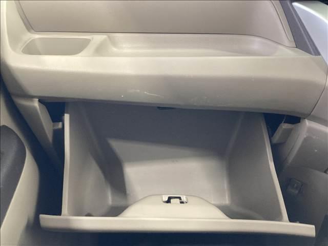 N-WGN G 禁煙車 CDプレーヤー ETC スリップ防止 スマートキー 電動格納ドアミラー プッシュスタート 盗難防止装置 パワステ パワーウィンドウ エアバック ベンチシート レベライザー アイドリングストップ(28枚目)