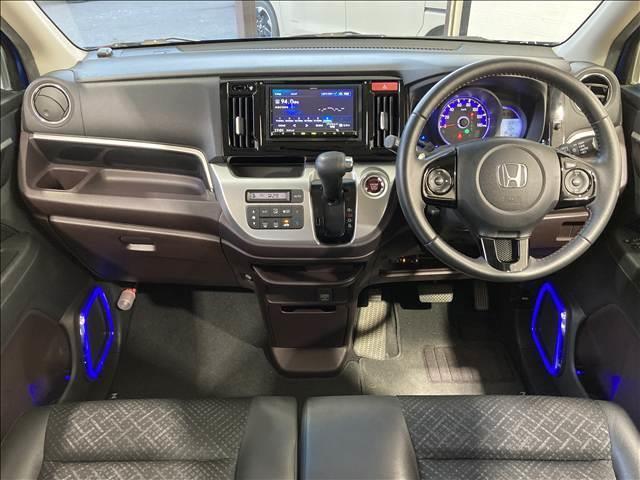 Ｎ－ＷＧＮカスタム Ｇ・ターボパッケージ　禁煙車　ナビ　フルセグＴＶ　ＣＤ　ＤＶＤ再生　Ｂｌｕｅｔｏｏｔｈ　ＥＴＣ　純正アルミ　ＨＩＤヘッドライト　クルーズコントロール機能　ベンチシート　スマートキー　オートライト　パワステ　盗難防止装置（2枚目）