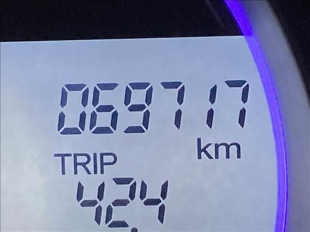 Ｎ－ＷＧＮカスタム Ｇ・ターボパッケージ　禁煙車　ナビ　フルセグＴＶ　ＣＤ　ＤＶＤ再生　Ｂｌｕｅｔｏｏｔｈ　ＥＴＣ　純正アルミ　ＨＩＤヘッドライト　クルーズコントロール機能　ベンチシート　スマートキー　オートライト　パワステ　盗難防止装置（4枚目）