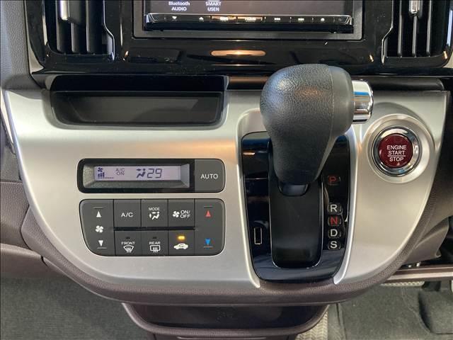 Ｎ－ＷＧＮカスタム Ｇ・ターボパッケージ　禁煙車　ナビ　フルセグＴＶ　ＣＤ　ＤＶＤ再生　Ｂｌｕｅｔｏｏｔｈ　ＥＴＣ　純正アルミ　ＨＩＤヘッドライト　クルーズコントロール機能　ベンチシート　スマートキー　オートライト　パワステ　盗難防止装置（9枚目）