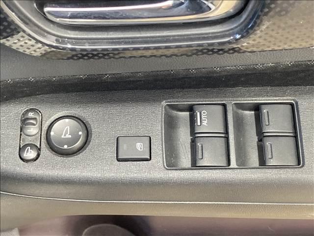 Ｎ－ＷＧＮカスタム Ｇ・ターボパッケージ　ナビ　フルセグＴＶ　ＤＶＤ再生　Ｂｌｕｅｔｏｏｔｈ対応　バックカメラ　ＥＴＣ　ＡＢＳ　Ｗエアバック　衝突安全ボディ　盗難防止装置　オートエアコン　純正アルミホイール　ＨＩＤヘッドライト　スマートキー（25枚目）