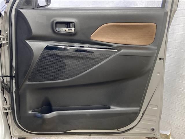 デイズルークス ハイウェイスター　Ｘターボ　禁煙車　ナビ　フルセグ　ＤＶＤ　Ｂｌｕｅｔｏｏｔｈ対応　全方位カメラ　ＥＴＣ　衝突軽減ブレーキ　横滑り防止装置　車線逸脱防止装置　障害物センサー　左側電動スライド　ＬＥＤヘッドライト　スマートキー（24枚目）