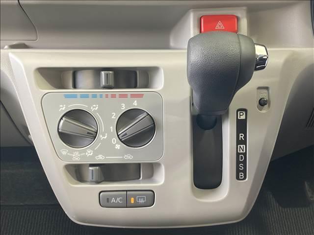 ミライース X SAIII 禁煙車 純正CDコンポ 衝突軽減ブレーキ 横滑り防止装置 車線逸脱防止装置 クリアランスソナー 衝突安全ボディ ABS Wエアバック アイドリングストップ 盗難防止装置 LEDヘッドライト キーレス(6枚目)