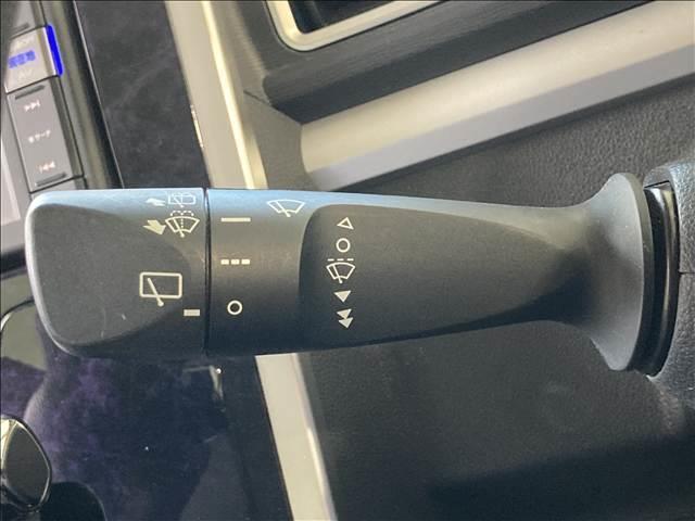 タント カスタムX トップエディションVS SAIII 禁煙車 ナビ フルセグ DVD Bluetooth 全方位カメラ ETC 衝突軽減ブレーキ 横滑り防止装置 車線逸脱防止装置 障害物センサー 両側電動スライドドア LEDヘッドライト スマートキー(13枚目)