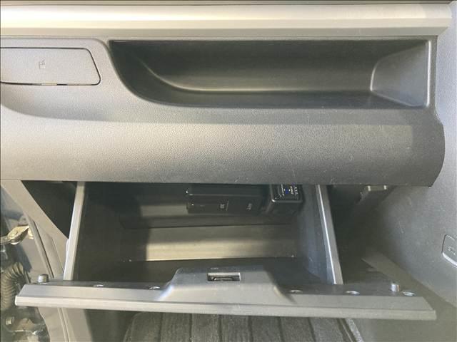 タント カスタムX トップエディションVS SAIII 禁煙車 ナビ フルセグ DVD Bluetooth 全方位カメラ ETC 衝突軽減ブレーキ 横滑り防止装置 車線逸脱防止装置 障害物センサー 両側電動スライドドア LEDヘッドライト スマートキー(32枚目)